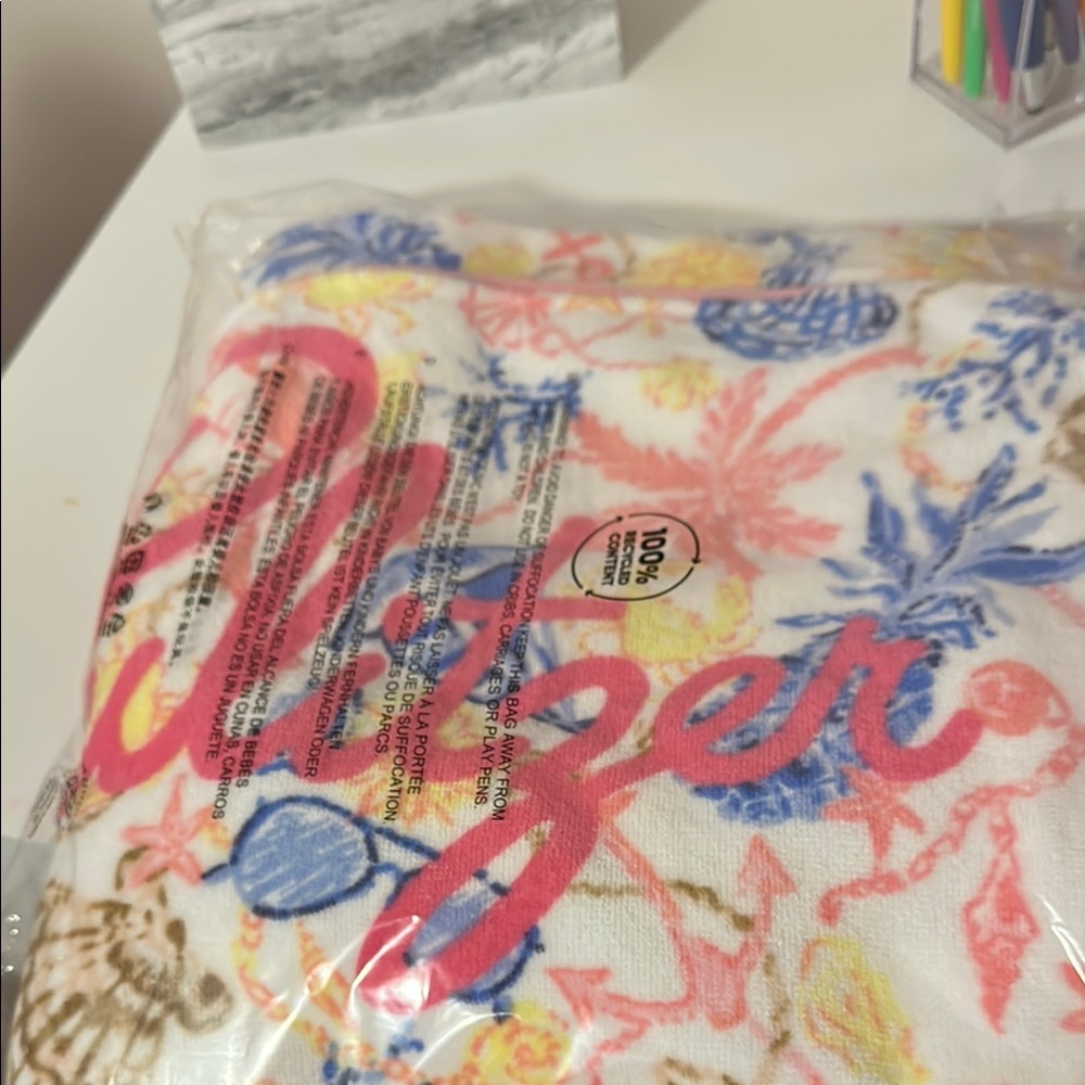 Lilly Pulitzer beach chair towel in barefoot beachcomber NWT